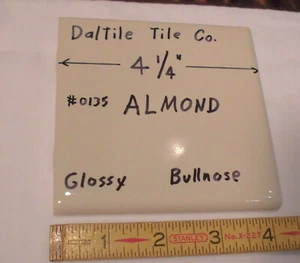 1 pc. Almendra brillante: azulejo de cerámica Bullnose de 4-1/4" de The Daltile Co. NUEVO - Imagen 1 de 12