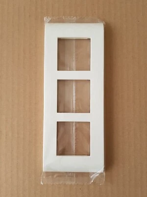 LEGRAND 75023 - 1 Plaque VERTICALE 3 postes - Blanc - ancien MOSAIC 45 - Photo 1/2