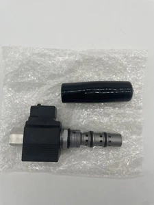 24V Solenoid Valve YZ501931 compatible with John Deere 670D 670G 672G 770C 770G - Picture 1 of 3