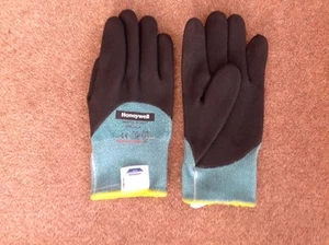 Honeywell Oil Grip 3/4 Nitrile Cut Level 5 Gloves NFD35X - Picture 1 of 1