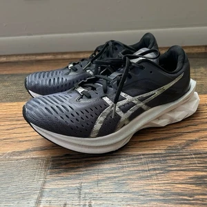 ASICS Novablast 2 Women’s Running Shoes Black Silver Size 8.5 - Picture 1 of 10