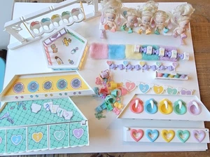 Vintage Tyco Quints Puppen Konvolut Schaukel, Schaukelstuhl, Laufstall, Waschbecken +++ - Bild 1 von 14