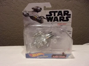 Hot Wheels Star Wars Starships Razor Crest Disney Mattel w/stand - Picture 1 of 3
