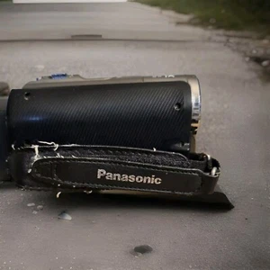 Panasonic HC-V10 Camcorder - With Wires And Case - Good Working Order - Picture 1 of 7
