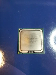 cpu Intel Pentium Dual Core E2180 2.0 GHz 1 MB 800 MHz SLA8Y . - Foto 1 di 1