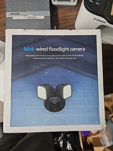 Blink Wired Floodlight Camera Smart security camera 2600 lumens HD live view  - Picture 1 of 3