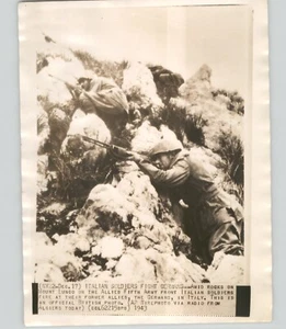Italian TROOPS Fight Germans on ALLIED Front ITALY World War II 1943 Press Photo - Picture 1 of 2