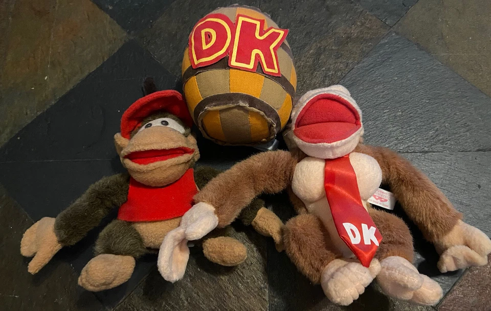 Conjunto de Pelúcia Nintendo Super Donkey Kong Banpresto TAKARA Burro Diddy Barrel - Imagem 1 de 4