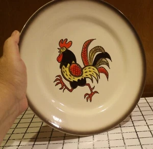 VTG Metlox Poppytrail Rooster Dinner Plate 9.5" California pottery - Picture 1 of 3