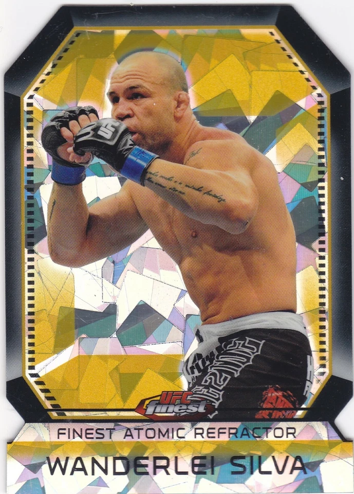 WANDERLEI SILVA - 2011 Topps Finest UFC Finest Atomic Fighter Refractor #FAR-25 - Image 1 of 2