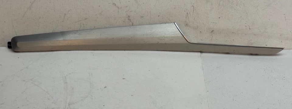 Tira de moldura de inserción de panel de puerta izquierda PHEV 2018-2024 genuino AUDI Q5 SQ5 FABRICANTE DE EQUIPOS ORIGINALES Foto 1 de 4