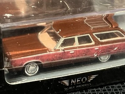 Neo Scale Models Chrysler Town & Country Kupfer braun mit Holzdekor 76 1:87 14 - Bild 1 von 3