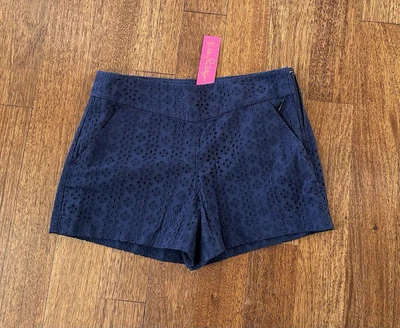 NUEVO CON ETIQUETAS LILLY PULITZER $88 Makenna Ojales Cortos de Pétalo en Azul Marino Verdadero Talla 8 Foto 1 de 4
