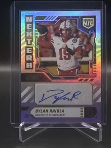 2025 Score Football Next Era Auto Dylan Raiola #NEN-DRA Nebraska Cornhuskers - Bild 1 von 2