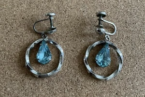 Orecchini pendenti argento vintage/senza marchio cerchio con pietra centrale blu vite sul retro - Foto 1 di 3