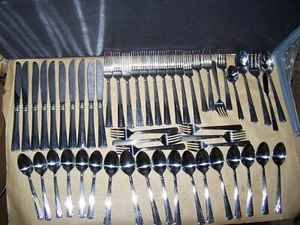 53 pc lot Reed & Barton FLUTED ELEGANCE Glossy Ridge 18/10 Stainless flatware - Picture 1 of 7