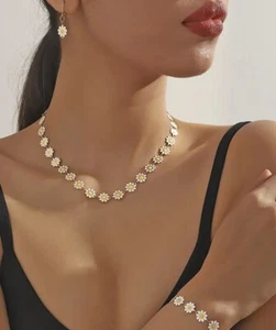 Elegant Dainty Daisy Necklace, Bracelet & Earrings Set - Picture 1 of 4