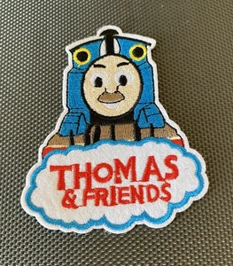 Thomas & seine Freunde Thomas die Panzermaschine bestickt Bügelbild Aufnäher Patch Neu - Bild 1 von 2