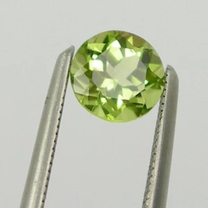 5.00 mm Round Olive Green Color Natural Peridot Loose Gemstone, 0.55 carat - Picture 1 of 9
