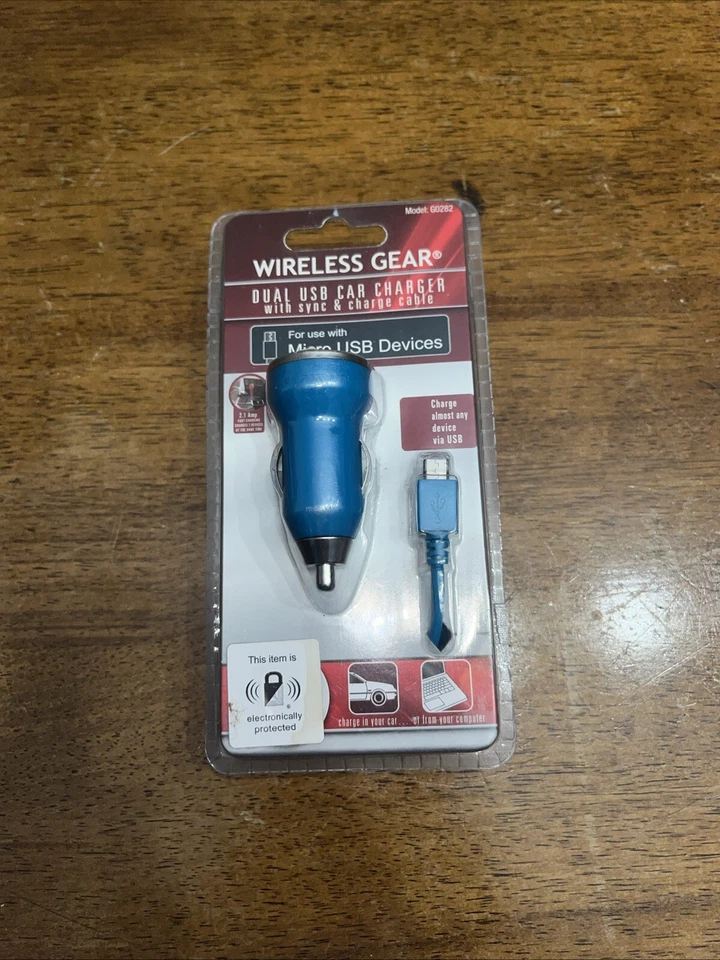 Автомобильное зарядное устройство с двумя USB с кабелем синхронизации и зарядки - Изображение 1 из 1