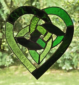 55th WEDDING ANNIVERSARY GIFT Emerald Green IRISH CELTIC HEART KNOT SUNCATCHER - Bild 1 von 24