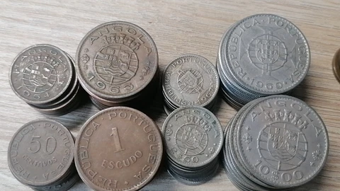 Angola set of 3 coins 10+2,5+1 escudo + 50 centavos Price for one set Portugal Cover
