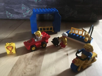 Lego Duplo Formel 1 / Werkstatt - Bild 1 von 3