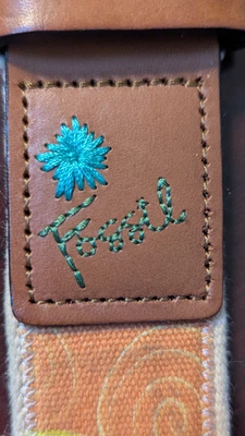 Cinturón de lona estilo años 70 FOSSIL 37 pulgadas colorido floral con tachuelas Foto 1 de 4