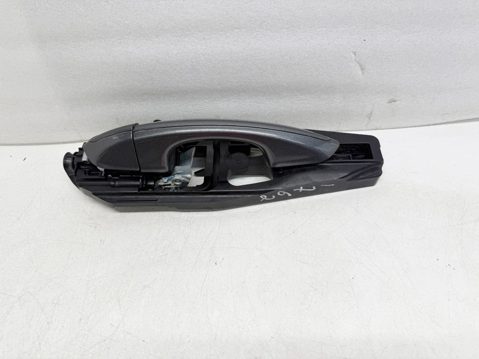 N50943 2013-2016 Ford Fusion Rear Exterior Door Handle w/ Frame Driver Side OEM - Image 1 of 4