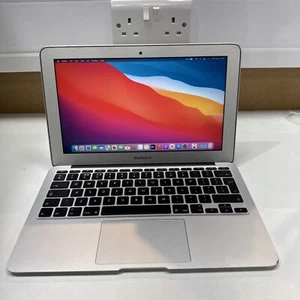 Apple Macbook Air 11" 2014 - Intel Core i5 - 4GB Ram - 128GB SSD - Afbeelding 1 van 22