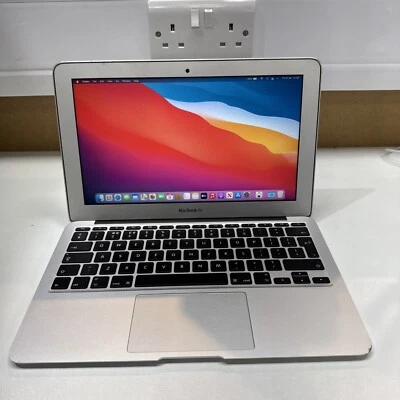 Apple Macbook Air 11" 2014 - Intel Core i5 - 4GB Ram - 128GB SSD - Image 1 of 4
