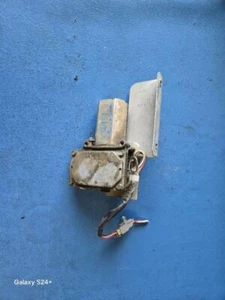 86 87 88 89 90 91 92 93 94 95 96 97 FORD AEROSTAR REAR WIPER MOTOR 79102 - Picture 1 of 2