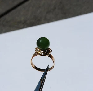 1940's Art Deco Vintage Jade Ring 18K Gold Round Stone Statement Piece sz 8.5 - Picture 1 of 7