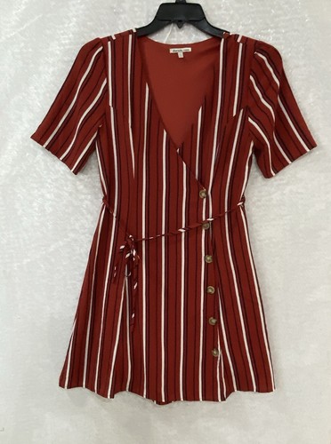VETEMENTS Mini Abito Charlotte Russe da Donna L Rosso a Righe Bottone Frontale Su Collo Basso a V