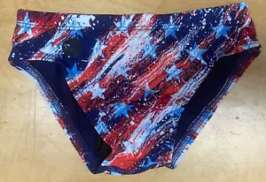 TYR Jungen Kinder Jugend 24 Medium rot weiß blau HOMELAND Badeanzug Slip Speedo Neu - Bild 1 von 7