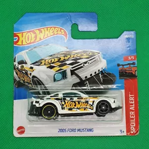HOT WHEELS HCX88 2005 FORD MUSTANG 2022 (SPOILER ALERT) 3/5 146/250 - Foto 1 di 1