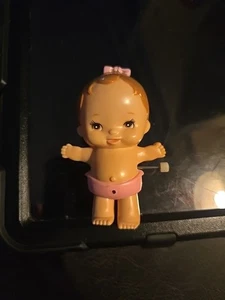 Vintage 1977 Wind-Up Baby Doll TOMY Mini Giocattolo 3,5” FUNZIONA!!, B - Foto 1 di 6