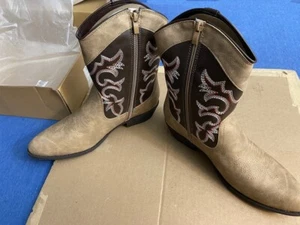 NIB so COOL! Vegan Leather pleather COWBOY BOOTS brown EMBROIDERD fem 9 Orig $40 - Picture 1 of 13