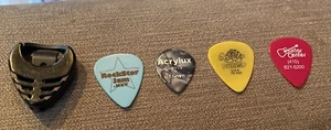Assorted Lot of 4 Guitar Picks Plus Holder - Picture 1 of 6