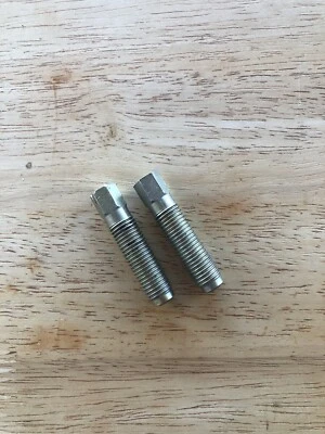 Tornillos de ajuste de barra de torsión delantera Porsche 911/912 1965-77 Foto 1 de 2