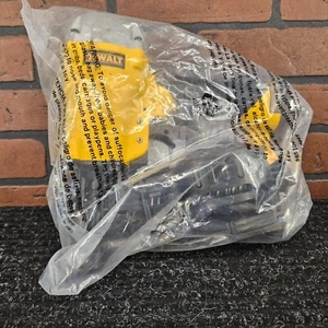 Chiodatrice pneumatica per tetti a bobina Dewalt DW46RN più accessori -***USATO*** - Foto 1 di 13