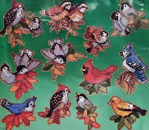 DIMENSIONS FOREST BIRDS ORNAMENTS Counted Cross Stitch Kit Christmas 12  *RARE* - Bild 1 von 3