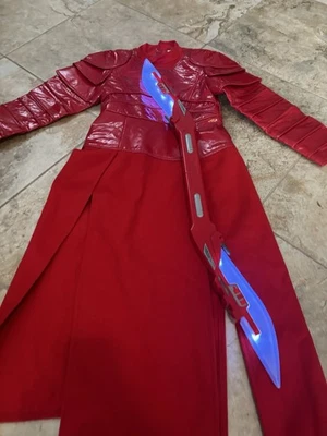 Disney Store Star Wars: Last Jedi Praetorian Guard costume w Double Blade  7/8 - Image 1 of 4