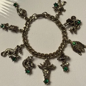 Vintage silberfarben 9 CHINESEN Hänger Charms mit grünen Strasssteinen 7" Armband - Bild 1 von 1