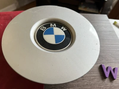 #W 1) Tapa central BMW 535I 540I 735I 740I 1989-1995 36,13 1 178 728 Foto 1 de 4