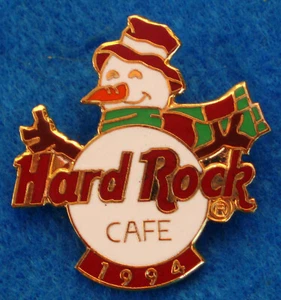 HRC INTERNATIONAL 94 XMAS WINTER HOLIDAYS SNOWMAN SCARF LOGO Hard Rock Cafe PIN - Picture 1 of 1