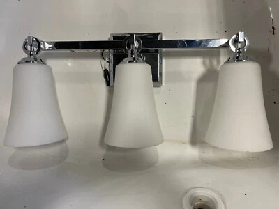 Fiess  Monterro vs23703ch  3-Light Chrome Wall Vanity Sconce Nice Cond. - Image 1 of 4