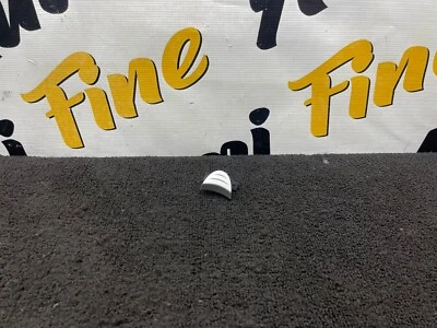 2009-2021 NISSAN 370Z ЦЕНТРАЛЬНОЙ КОНСОЛИ РЫЧАГ УПОРА КРЫШКИ КНОПКА/ВЫПУСК OEM - Изображение 1 из 4