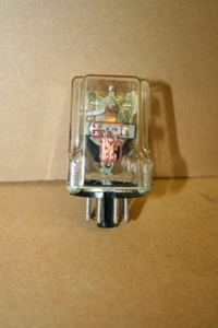 Relé, SPDT, 120V, 2A, 8 pines, 10000 ohmios, KCP 5 10000 Potter Brumfield - Imagen 1 de 3