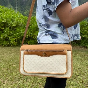 Bolso de hombro ajustable vintage con monograma GUCCI GG entrelazado años 70 - Imagen 1 de 10